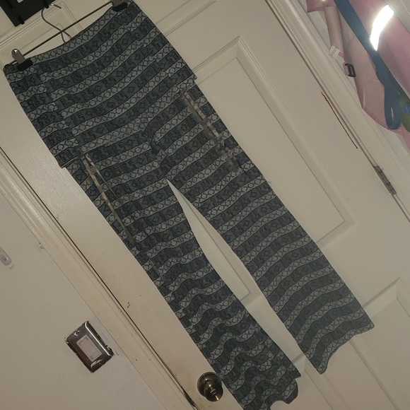 Blue Patterned Flared Yoga Pants - Picture 3 of 4